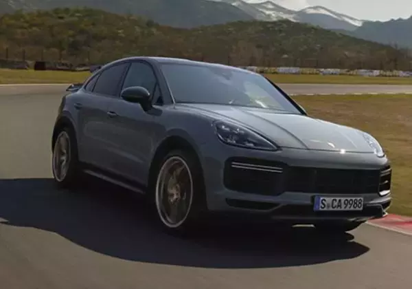 「0-100km/h加速＝3.3秒！ターボの上をいく「カイエン ターボGT」が登場」の画像