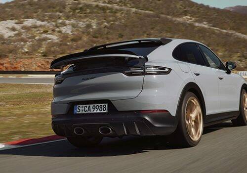 0-100km/h加速＝3.3秒！ターボの上をいく「カイエン ターボGT」が登場