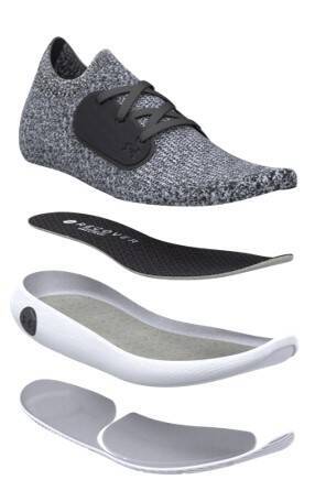 熱エネルギーを遠赤外線へと変換するアンダーアーマー初のリカバリーシューズ