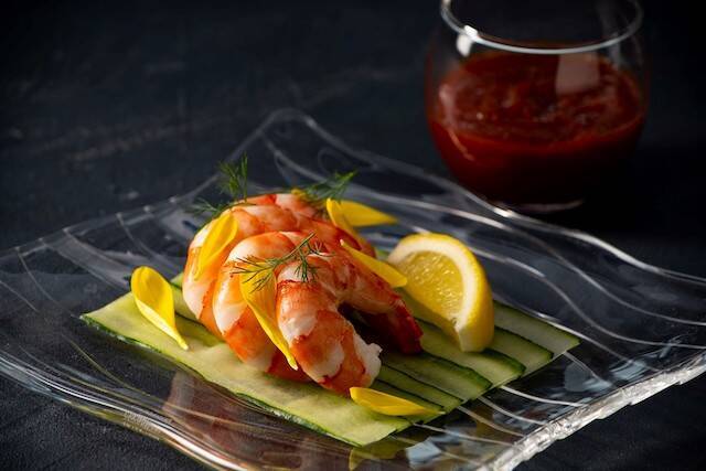 沖縄・瀬良垣島、900℃の高温ブロイラーで焼き上げる極上ステーキ登場