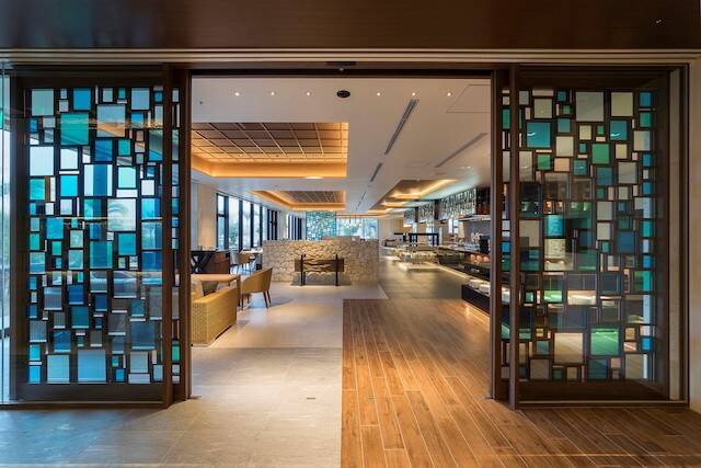 沖縄・瀬良垣島、900℃の高温ブロイラーで焼き上げる極上ステーキ登場