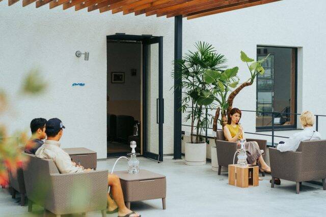 下北沢のシーシャカフェ「chotto」にコワーキングプラン登場