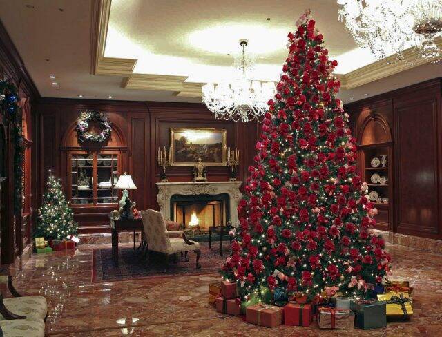バラのツリーがお出迎え ザ リッツ カールトン大阪 クリスマスアフタヌーンティー 21年11月14日 エキサイトニュース 2 2