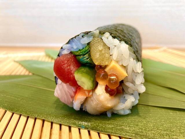 豪華絢爛 金沢回転寿司 輝らり の天然能登寒ぶり 金箔の恵方巻 22年1月25日 エキサイトニュース