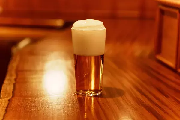 「＜東京駅構内＞同じ銘柄なのに注ぎ方は8種類！毎週水曜限定のビール飲み比べイベント「HAYASHI Beer Day」」の画像