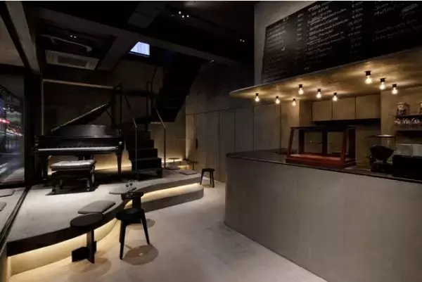 「こだわり抜いたコーヒーと上質なワインが楽しめる「Café Apéro」が西麻布にオープン」の画像