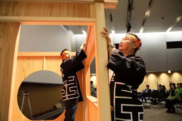 「宮大工の技が生み出す「モバイル茶室」。羽田エアポートガーデンで1日限りの茶の湯イベント開催」の画像