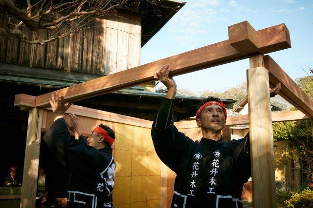 宮大工の技が生み出す「モバイル茶室」。羽田エアポートガーデンで1日限りの茶の湯イベント開催