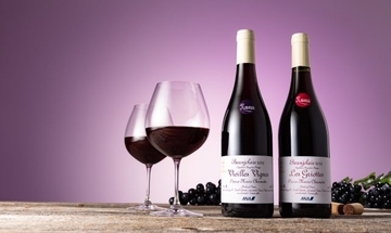 ボージョレ・ヌーヴォ2025は、ANAオリジナルラベルの「ピエール・マリー・シェルメット」に注目