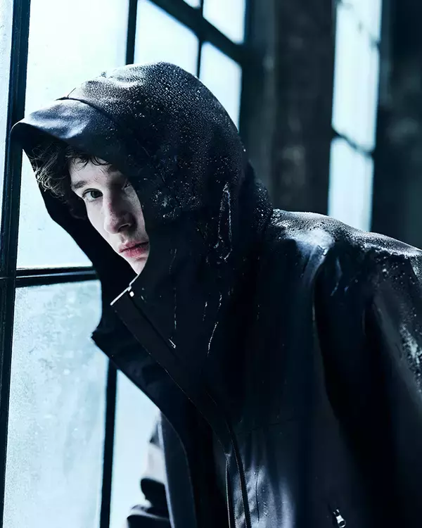 高機能素材と黒が持つ洗練美を融合した新ライン「コムサメン ブラック」が本格始動！