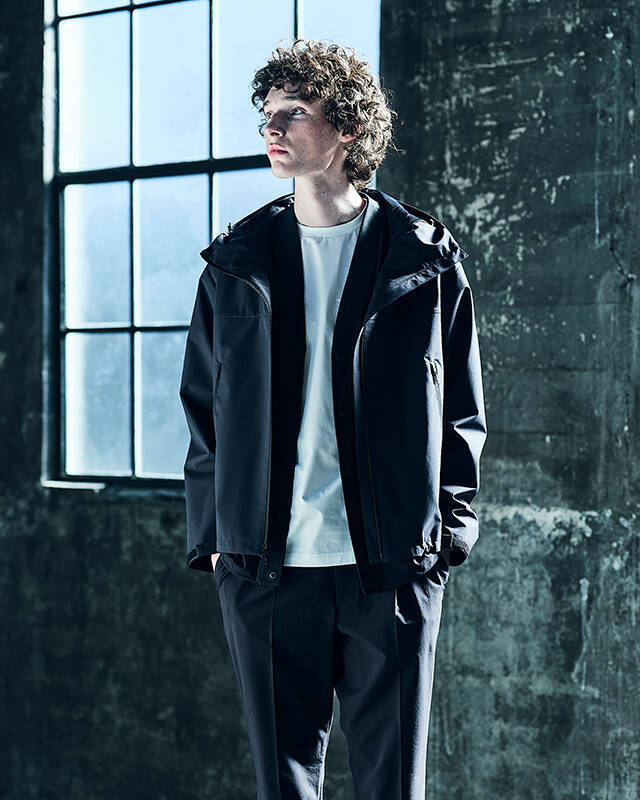 高機能素材と黒が持つ洗練美を融合した新ライン「コムサメン ブラック」が本格始動！