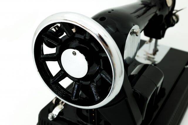 オシャレ感度の高い男性に向けて作られたミシン。レザーも縫える「TOKYO OTOKOミシン」