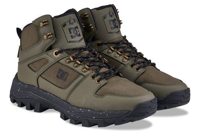 防水・防滑・保温機能を備えた「GLAZE」のスニーカーブーツは街歩きからアウトドアまで活躍