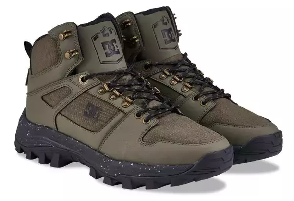 「防水・防滑・保温機能を備えた「GLAZE」のスニーカーブーツは街歩きからアウトドアまで活躍」の画像