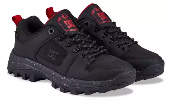 「防水・防滑・保温機能を備えた「GLAZE」のスニーカーブーツは街歩きからアウトドアまで活躍」の画像