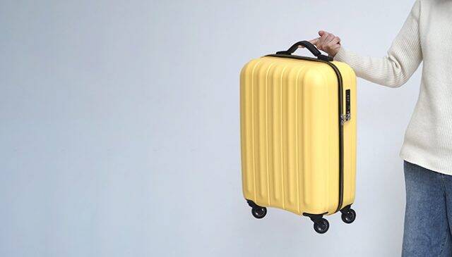 サンコー鞄の人気商品が復活！指1本でも持ち上げられる、超軽量スーツケース「SUPER LIGHTS ZIP-6」
