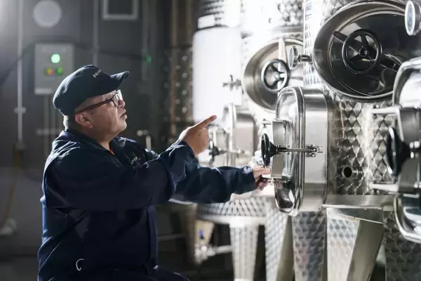 「日本の伝統×革新。和歌山湯浅ワイナリーが贈る「甲州オレンジ2024」新発売」の画像