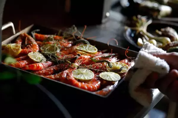 「沖縄のリゾートホテルの離れで“ぬちぐすい”な食体験ができる14席の特等席「MOSS okinawa」がオープン！」の画像