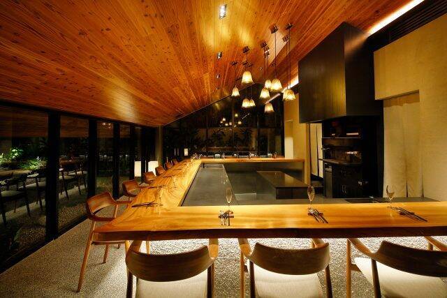 沖縄のリゾートホテルの離れで“ぬちぐすい”な食体験ができる14席の特等席「MOSS okinawa」がオープン！