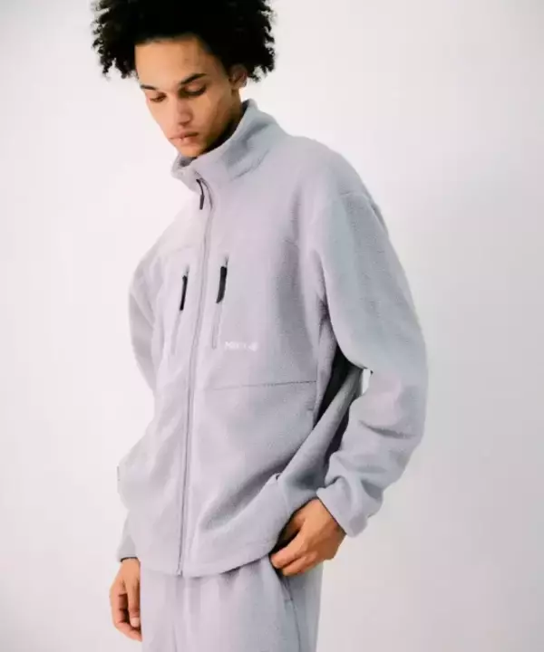 「ゴルフシーンに新たな選択肢。TANGRAM×Marmotのコラボコレクションが登場」の画像