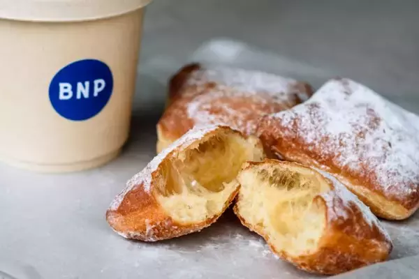 「シャンデリアの輝き｜恵比寿ガーデンプレイス恒例の「Baccarat ETERNAL LIGHTS ー歓びのかたちー」開催」の画像