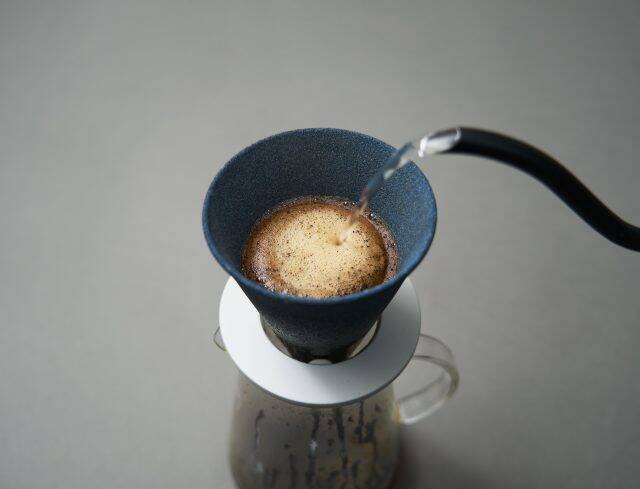 セラミックでコーヒーの不要な雑味を取り除く「cerapotta（セラポッタ）」のコーヒーフィルター
