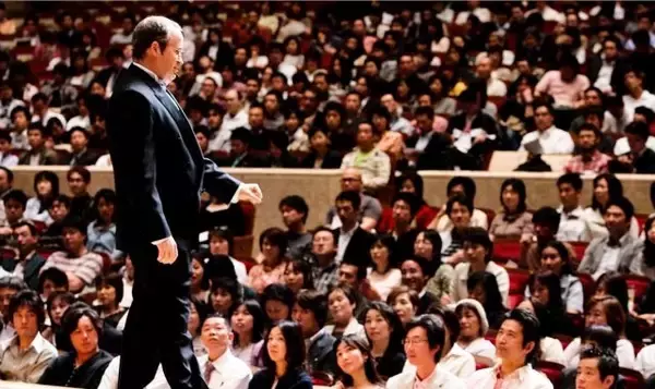 ベストセラー『7つの習慣』を日本に広めたジェームス・スキナー氏が、アメリカとオンラインで講演会を開催