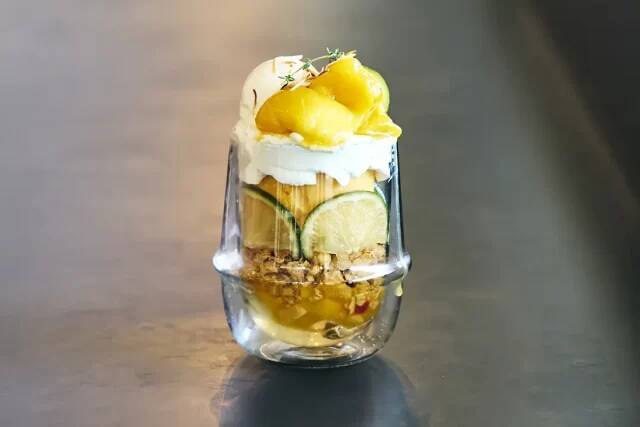 福岡の「Stong Cafe」より、夏らしい「マンゴーコーヒー」が夏季限定で登場