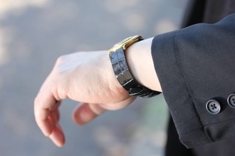 匠の技が光る。純国産の高級時計ベルトブランド「クニスタイン」が9月2日限定のフェアを開催