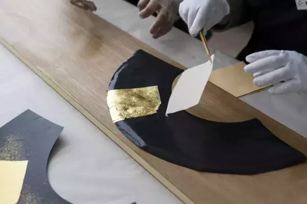 伝統的な金沢箔と天才絵師にオマージュした芸術的な扇子「墨美シリーズ」に新作2種が登場