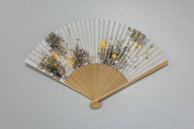 伝統的な金沢箔と天才絵師にオマージュした芸術的な扇子「墨美シリーズ」に新作2種が登場