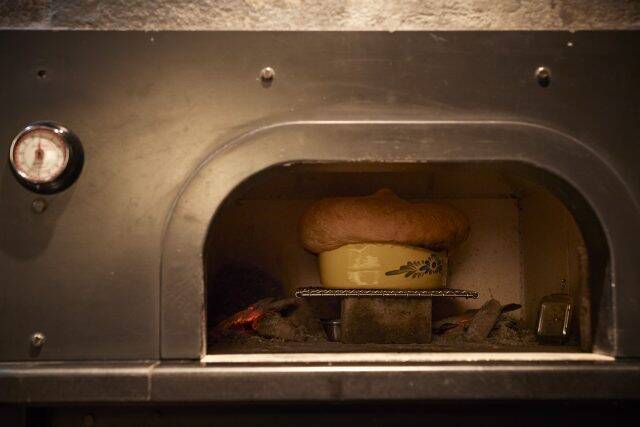 “奇跡の炭窯”を持つフレンチレストラン「フルヌス銀座」がリニューアルオープン