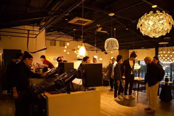 「世界基準の照明デザインを名古屋で。Lee Broom氏が初来日、トークショー＆特別展示を開催」の画像