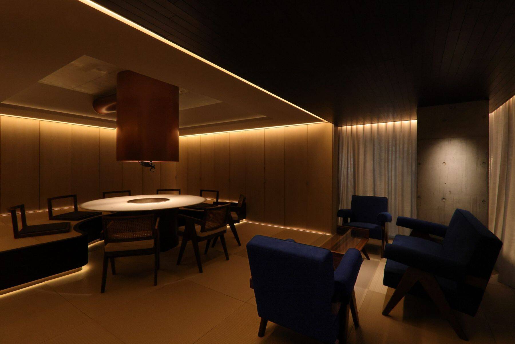 東京・西麻布｜スタイリッシュな囲炉裏が目を引く。完全個室のプライベートレストラン「徒然」