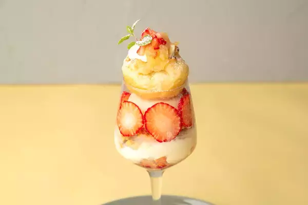 「“チーズ×フルーツ”の春スイーツ！CheeseTableの桃と苺のパフェ＆飲めるチーズケーキ」の画像