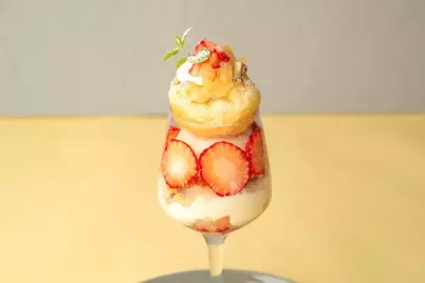 「“チーズ×フルーツ”の春スイーツ！CheeseTableの桃と苺のパフェ＆飲めるチーズケーキ」の画像