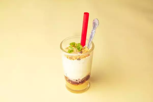 「“チーズ×フルーツ”の春スイーツ！CheeseTableの桃と苺のパフェ＆飲めるチーズケーキ」の画像