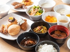 名古屋駅前にご当地グルメが並ぶ朝食が魅力の「スーパーホテル」オープン