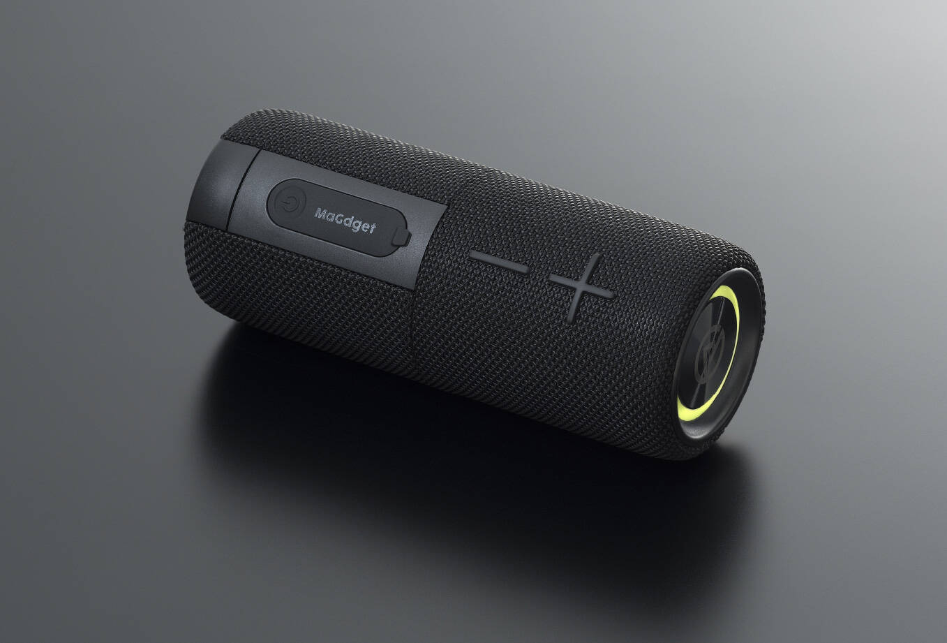 強力な磁石を内蔵。パカッと2つに分離できるポータブルスピーカー「MaGdget Dual Speaker」