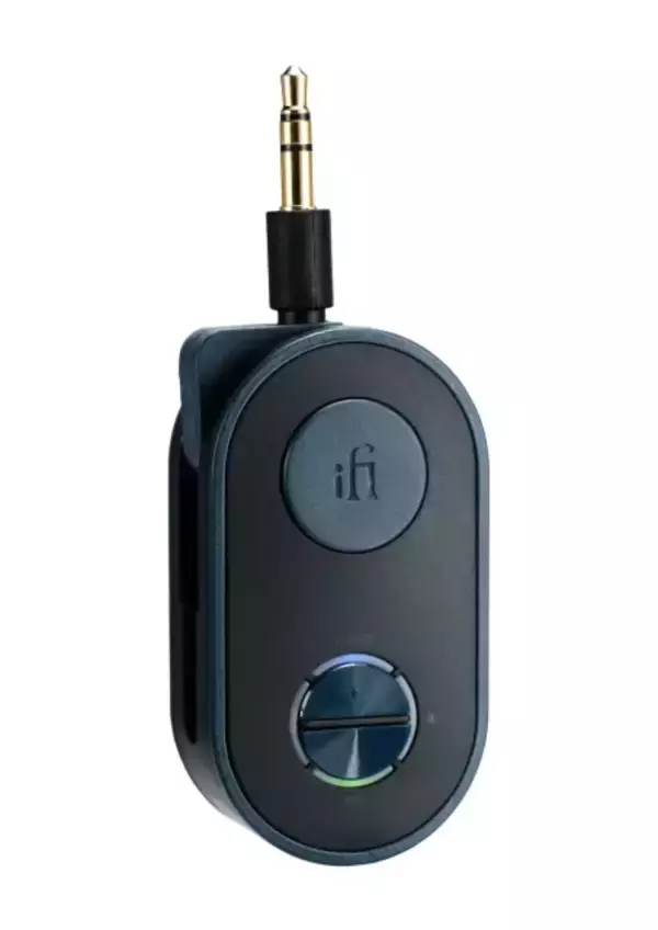 どこでもハイレゾ再生。iFi audio「UP Travel」で機内もドライブもワイヤレスに