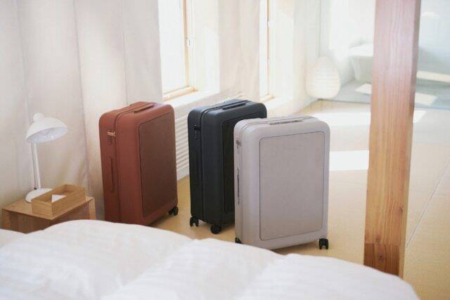 「moln（モルン）」が伊勢丹新宿店にてポップアップストアをオープン。新色「アンバー」の先行販売も！