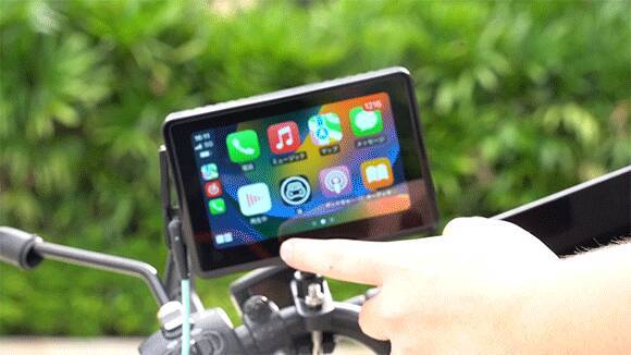 iPhone＆Android対応、バイク用ディスプレイオーディオ「PND-Q5S」で 