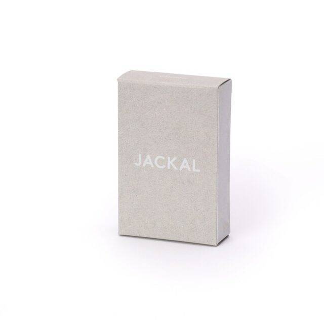 【2023年版】シックな6色展開とミニマルサイズが魅力の卓上カレンダー「CLARA（クララ）2023」