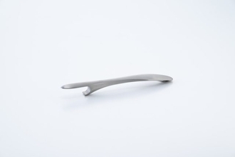 日本酒の栓をスムーズに開栓。グッドデザイン賞を受賞した「Sake Bottle Opener」の工夫