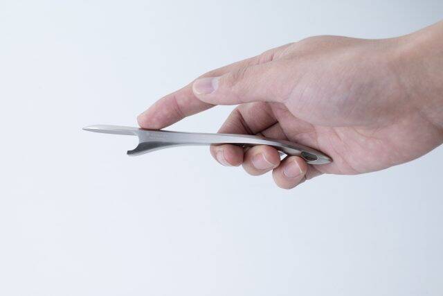 日本酒の栓をスムーズに開栓。グッドデザイン賞を受賞した「Sake Bottle Opener」の工夫