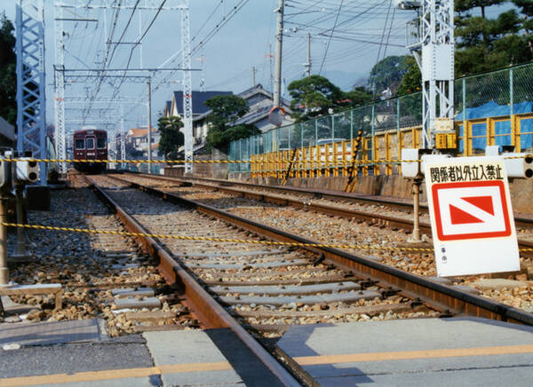 ガスボンベが線路上に置かれ電車と衝突 思わぬ大罪になる可能性も 17年3月15日 エキサイトニュース
