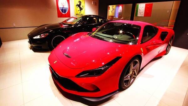 豪華 フェラーリオーナー の ガレージ ご自宅 を拝見 書斎から マセラティ も見える ガレージライフ 21年8月27日 エキサイトニュース