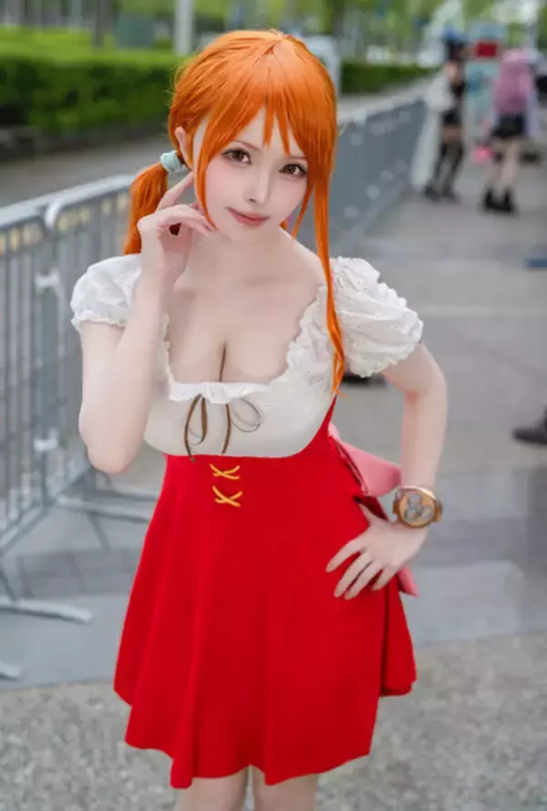 「【コスプレ】まるでフィギュアのようなプロポーション！再現レベルが高すぎる「ONEPIECE」ナミの美女レイヤー・夢彩(ゆあ)」の画像