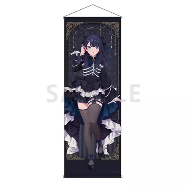 「ゴスロリ衣装でも目を引く宝多六花の太もも！「グリッドマンユニバース」ポップアップストアにて、新規描き下ろしイラストグッズを販売」の画像