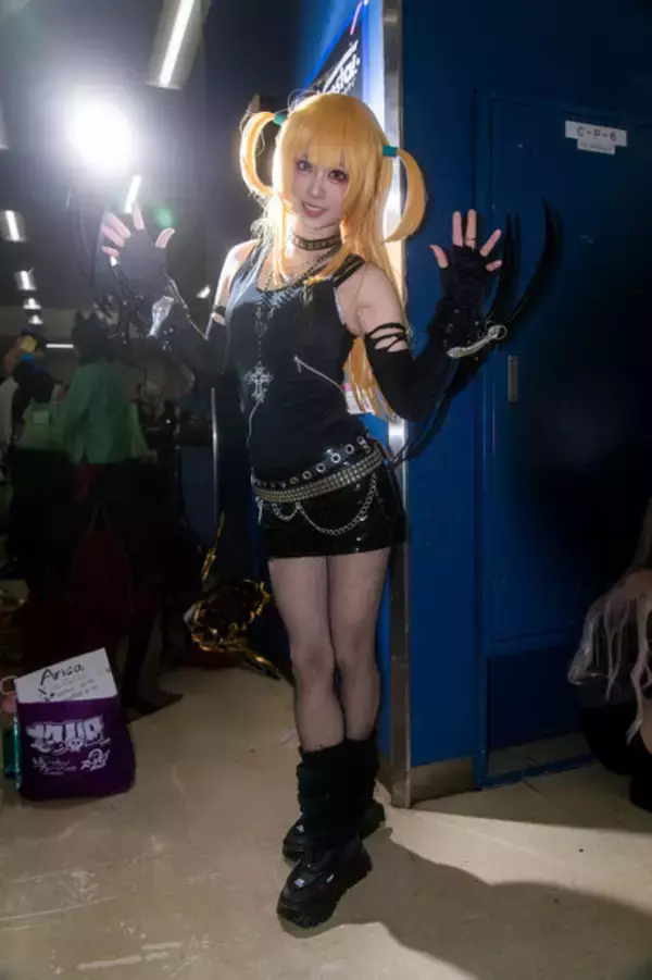 「【コスプレ】網タイツ×ミニスカは反則級に可愛すぎ！「デスノート」ミサミサのゴシックファッションがスタイル抜群【写真8枚】」の画像